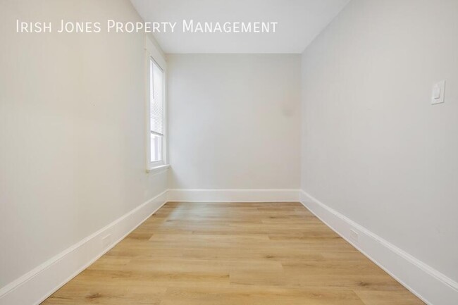 Building Photo - 48 Boyd St