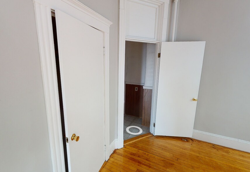 Building Photo - 13 Pleasant St