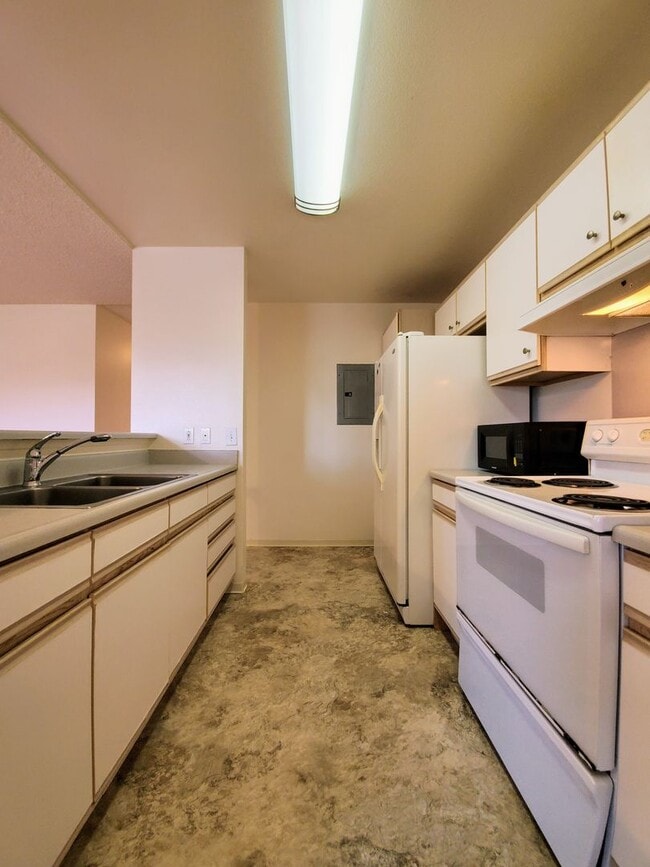 Building Photo - Available Now | 2 Bedroom, 2 bathroom, 2 P...