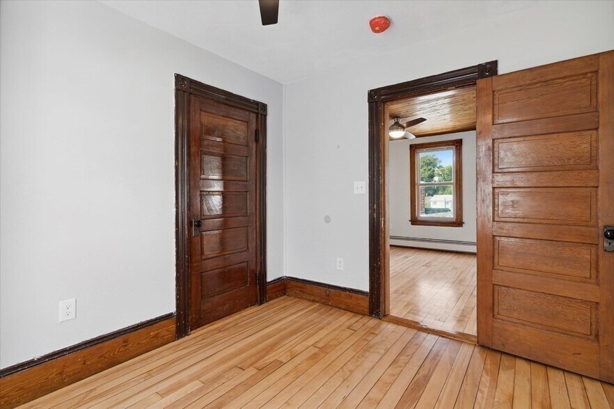 Building Photo - 3 Orchard St