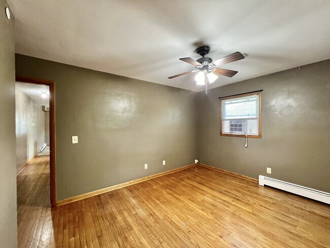 Building Photo - 290 Orchard Dr