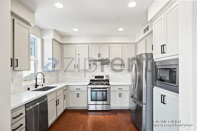 Building Photo - 634 Elderberry Dr