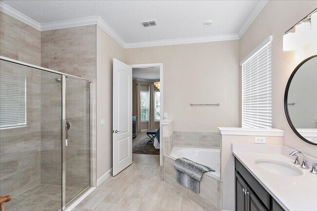 Building Photo - Lease in the highly desirable Palencia Com...