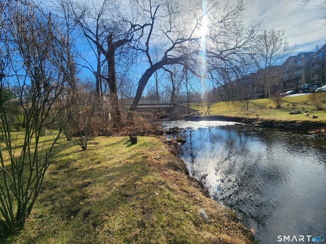 Building Photo - 105 Richards Ave