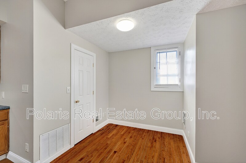 Building Photo - 145 E 14th St