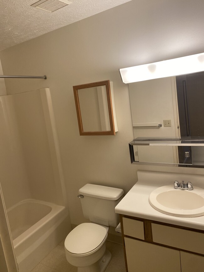 Building Photo - 6515 Princeton Ct