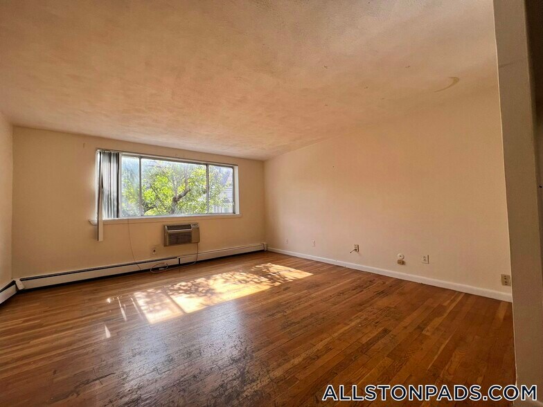 Building Photo - 88 Gardner St