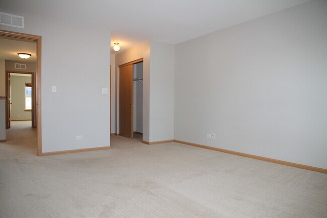 Building Photo - 383 Chesapeake Ln