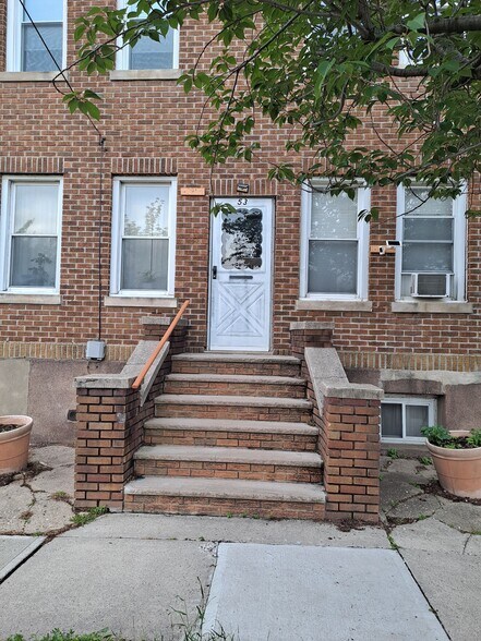 Front - 53 Florence Ave