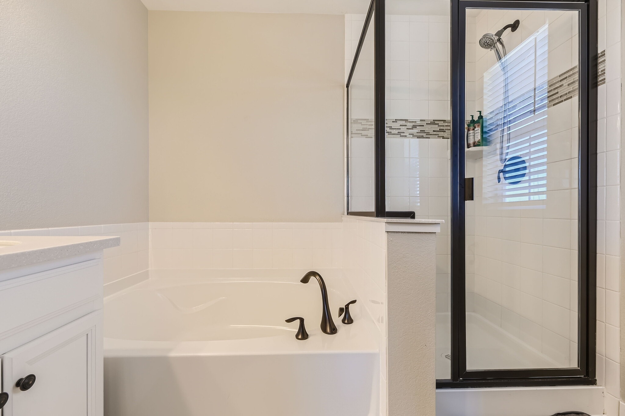 Master Bedroom Bath - 23281 E Jamison Dr