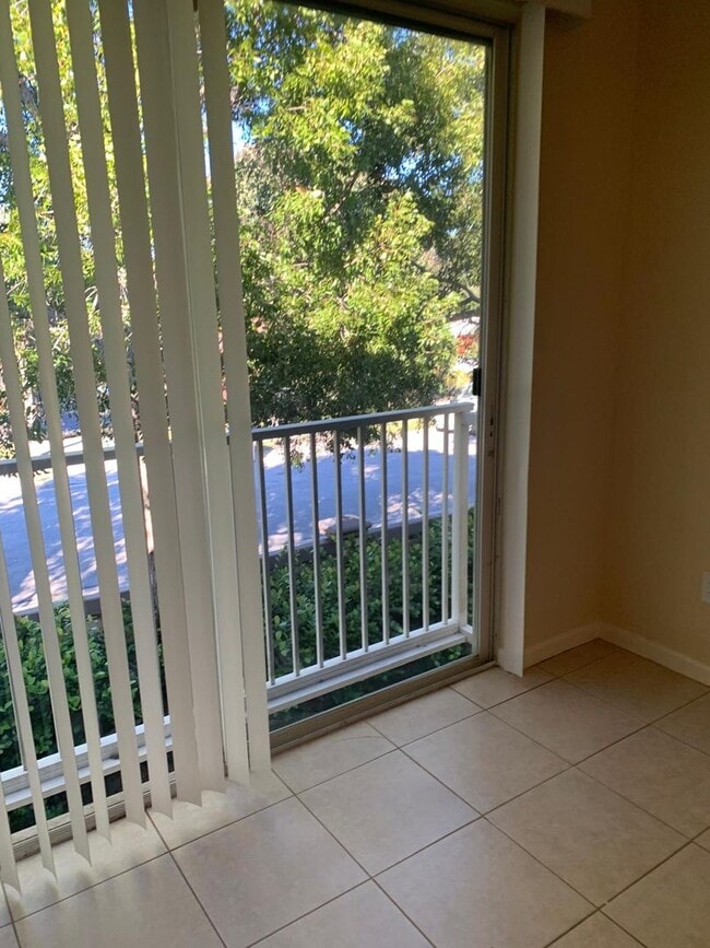 Building Photo - 1966 Freeport Dr