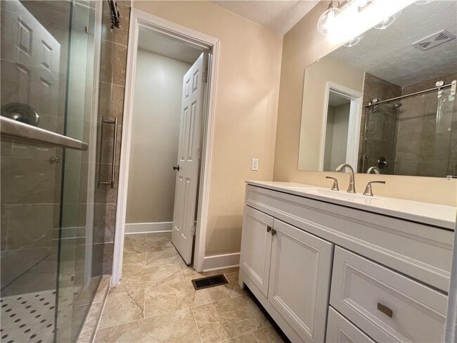 Building Photo - 550 Oglesby Bridge Rd SE