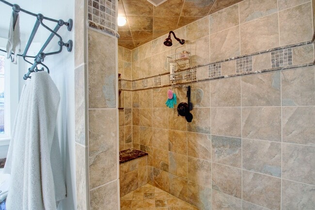 Building Photo - 3 Bedroom, 2.5 Home. Available NOW!!!!