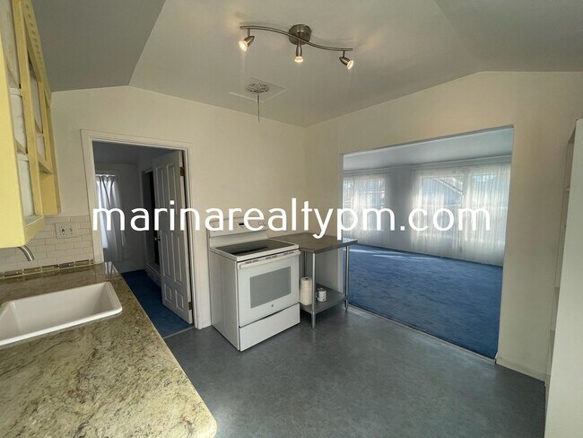 Building Photo - 1716 Marin St