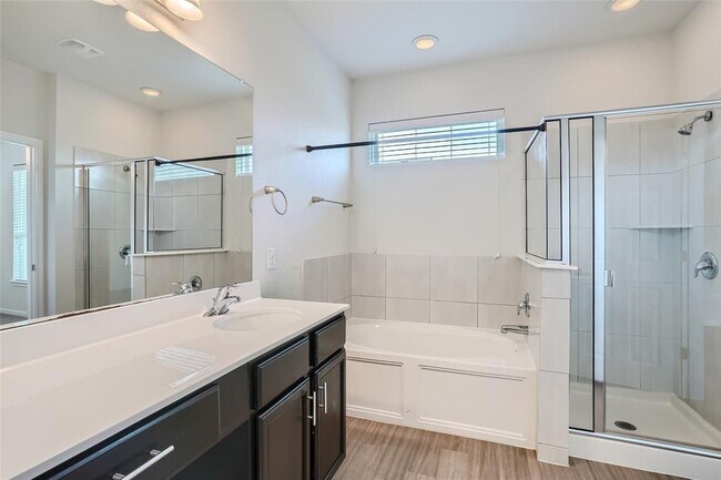 Building Photo - 821 Durness Dr