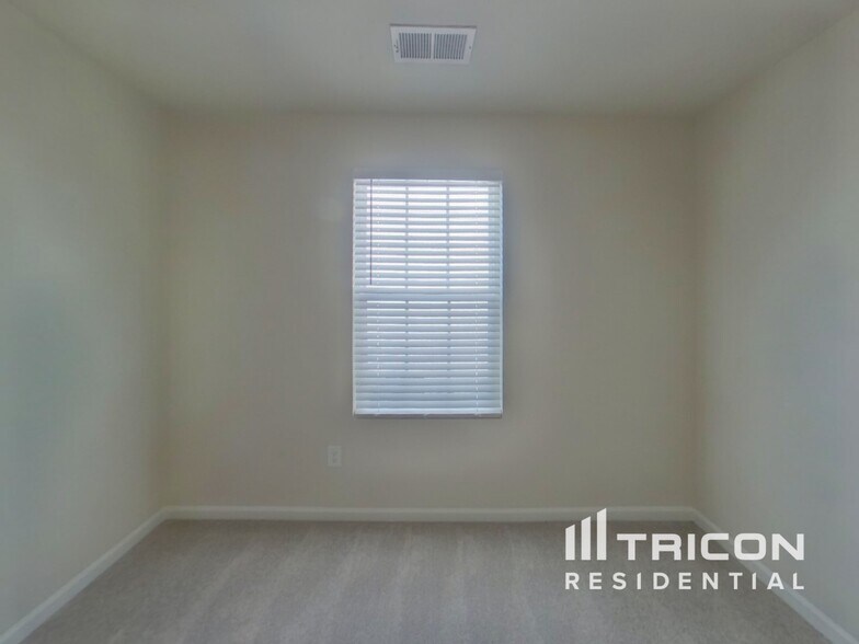 Building Photo - 4018 Rustling Grass Trl