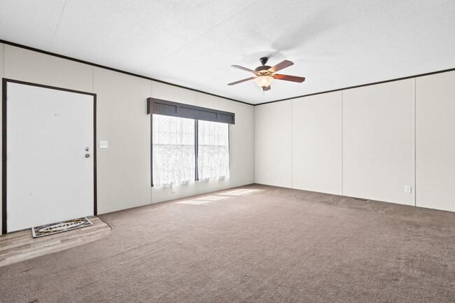 Building Photo - 3/2 Mobile Home on Half Acre in Adamsville