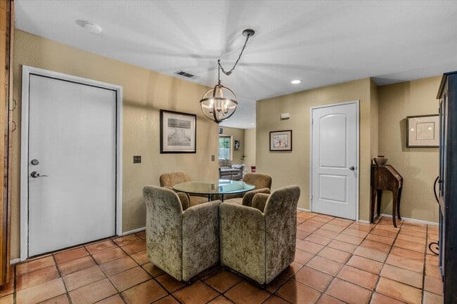 Building Photo - 53705 Avenida Diaz