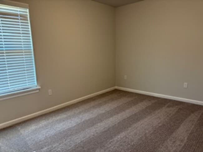 Building Photo - Beautiful New Home!