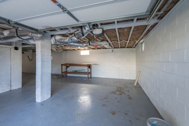 Building Photo - 306 Martin St