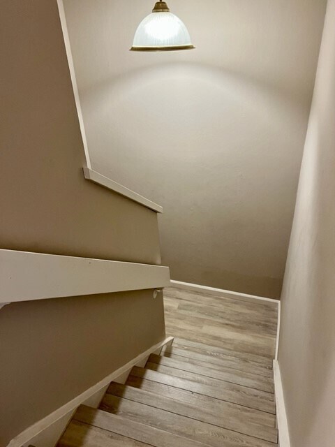 Building Photo - 1632 Ashwood Dr