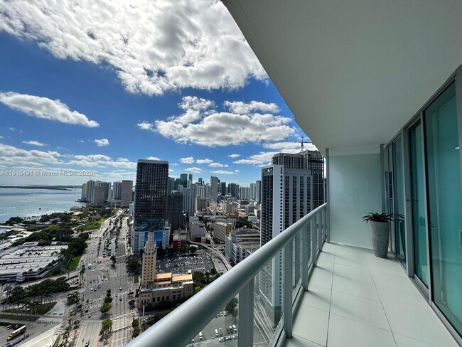 Building Photo - 888 Biscayne Blvd