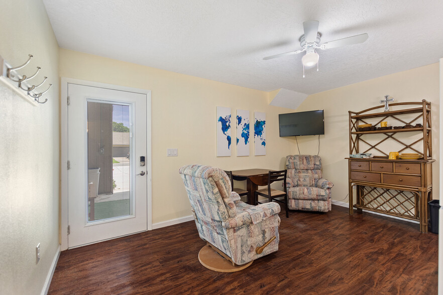 living/kitchen area - 12451-2 Insim Ln