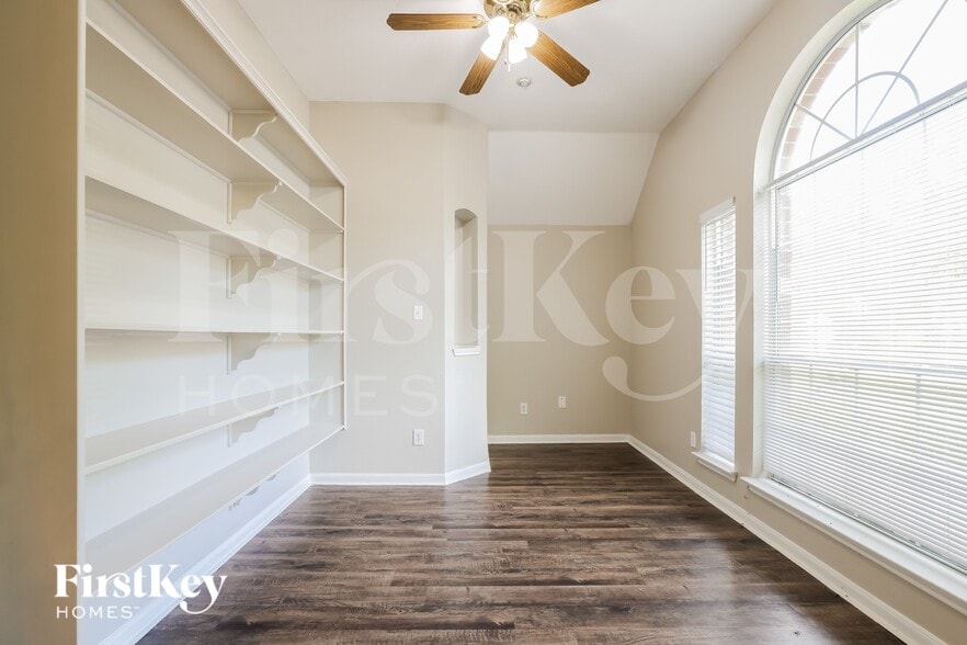 Building Photo - 15722 E Astern Dr