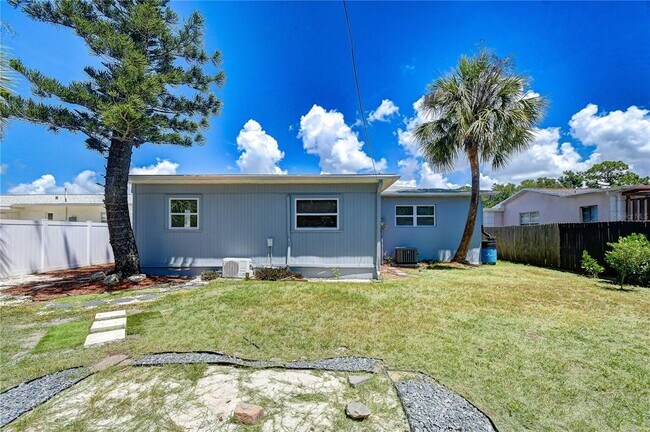Building Photo - 5634 9th Ave N