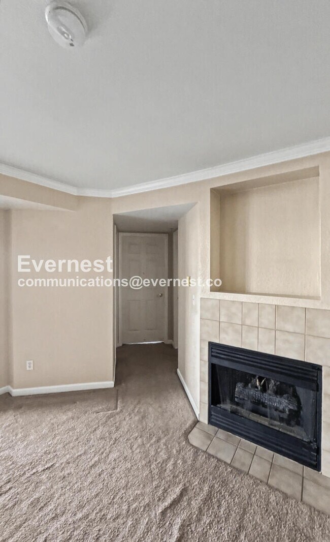 Building Photo - Modern Comfort Meets Mountain Views / 3 beds & 2 Bath / Coming Soon!