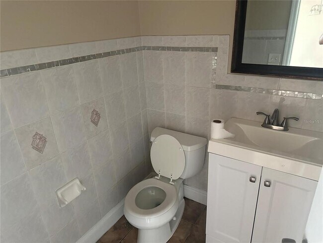 Building Photo - 180 Coralwood Cir