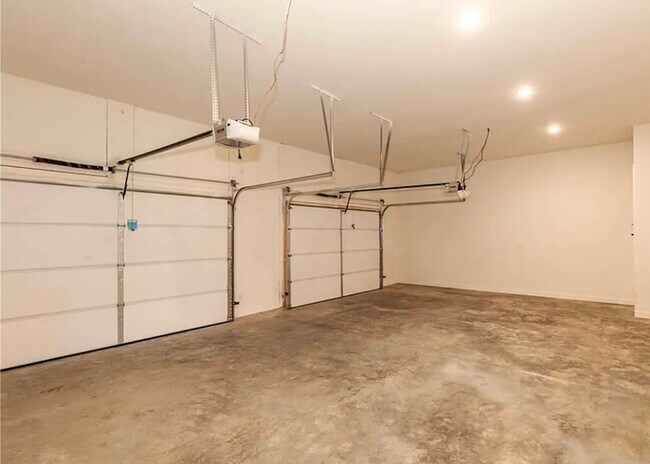 Building Photo - 252 Nebo St