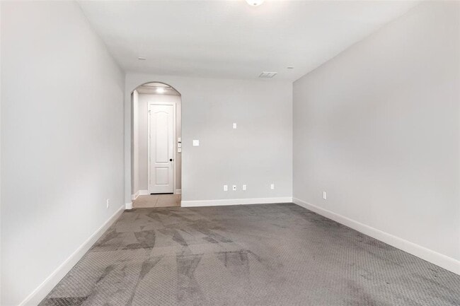 Building Photo - 22419 Banewood Dr