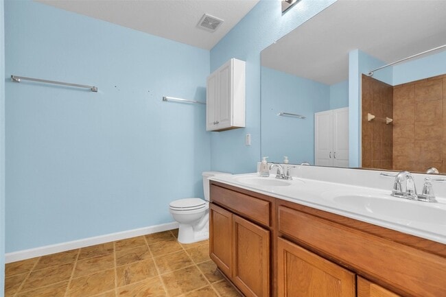 Building Photo - 1608 Pointe Leone