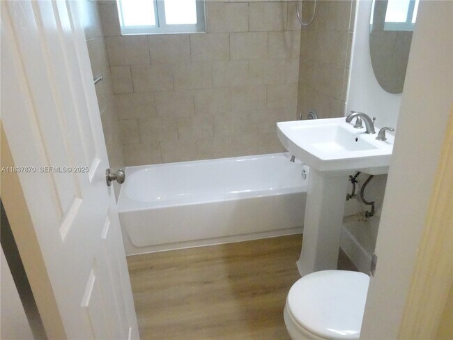 Building Photo - 1538 NE 131st Ln