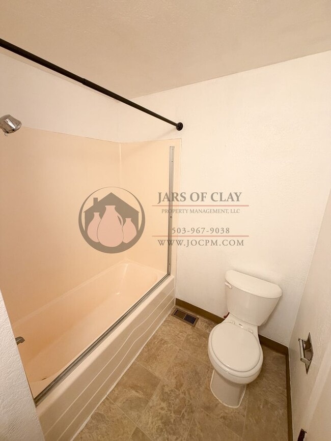 Building Photo - Move in ready South Salem Home!