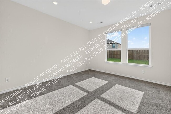 Building Photo - 707 Windhaven Dr