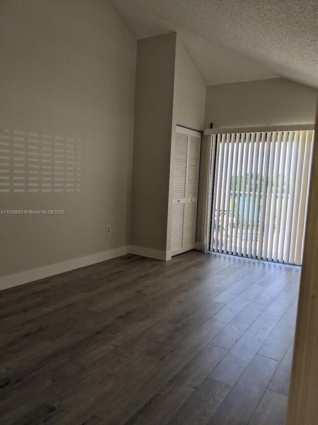 Building Photo - 160 Bella Vista Ct N
