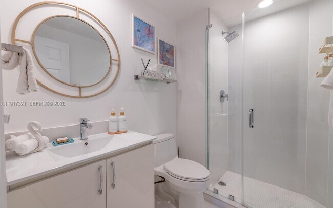 Building Photo - 3255 NE 184th St