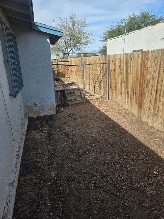 Building Photo - pm0502