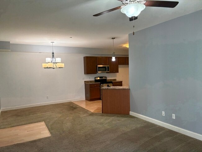 Building Photo - 6411 Brookfield Ct Dr