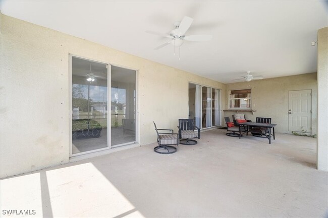 Building Photo - 2865 SW 25th Ave