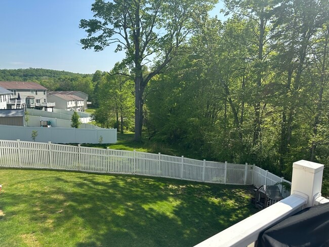 Building Photo - 425 Oakmont Ct