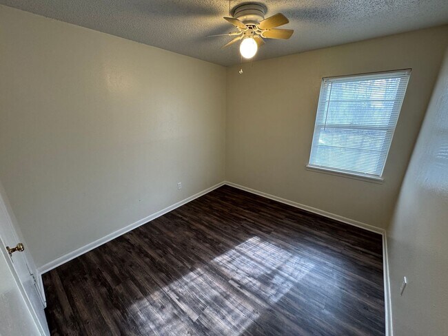 Building Photo - 4-Bedroom Home for Rent in Copperas Cove