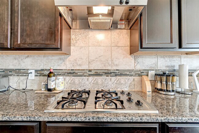 Building Photo - 907 River Delta Ln