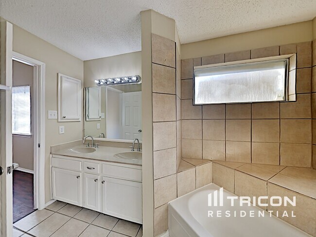 Building Photo - 1717 Wild Willow Trail