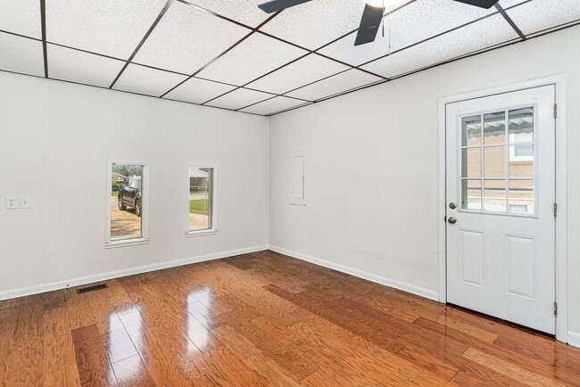 Building Photo - Lovely 3 Bedroom in Parkview Estates!