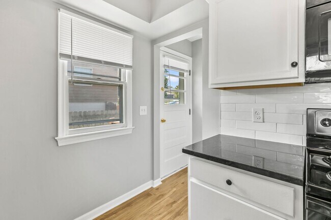 Building Photo - 7215 S 41st Ave