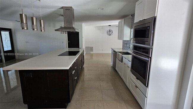 Building Photo - 8004 SW 29th St