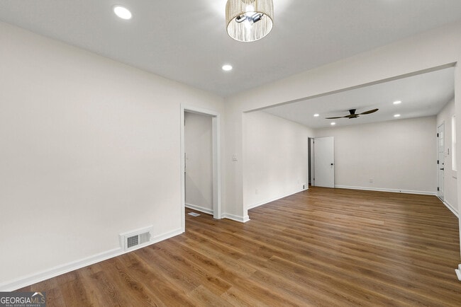 Building Photo - 1869 Joseph Ct